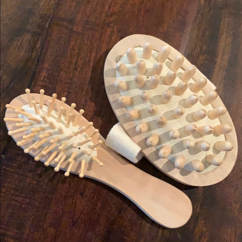 Bamboo spa set of hair brush and bath massager